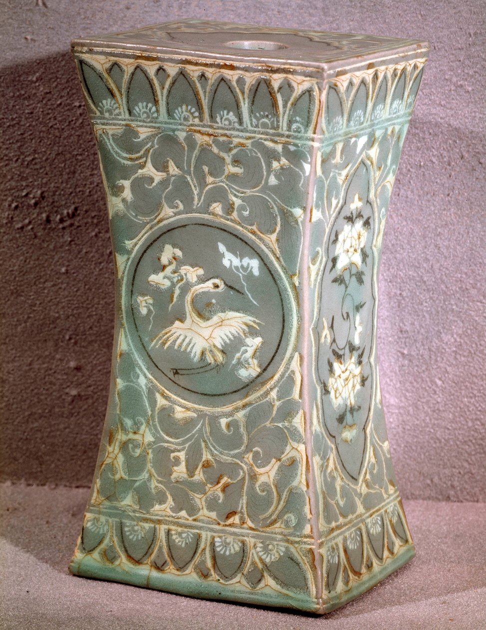 Art coreen: almofada de cerâmica. Período Koryo, finais do século XII. Museu de Belas Artes, Palácio Duksoo, Coreia de School Korean