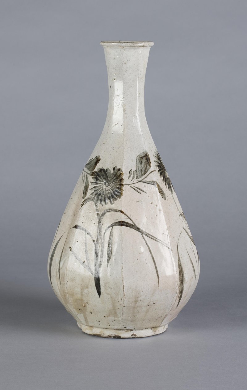 Vaso com crisântemo e desenho de casa, dinastia Choson (cerâmica) de School Korean