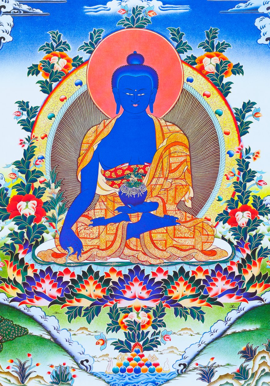 Imagem representando o medicamento Buda, o curandeiro supremo em vestes monásticas com uma tigela contendo a planta medicinal arura na mão esquerda (guache sobre pano) de School Nepalese