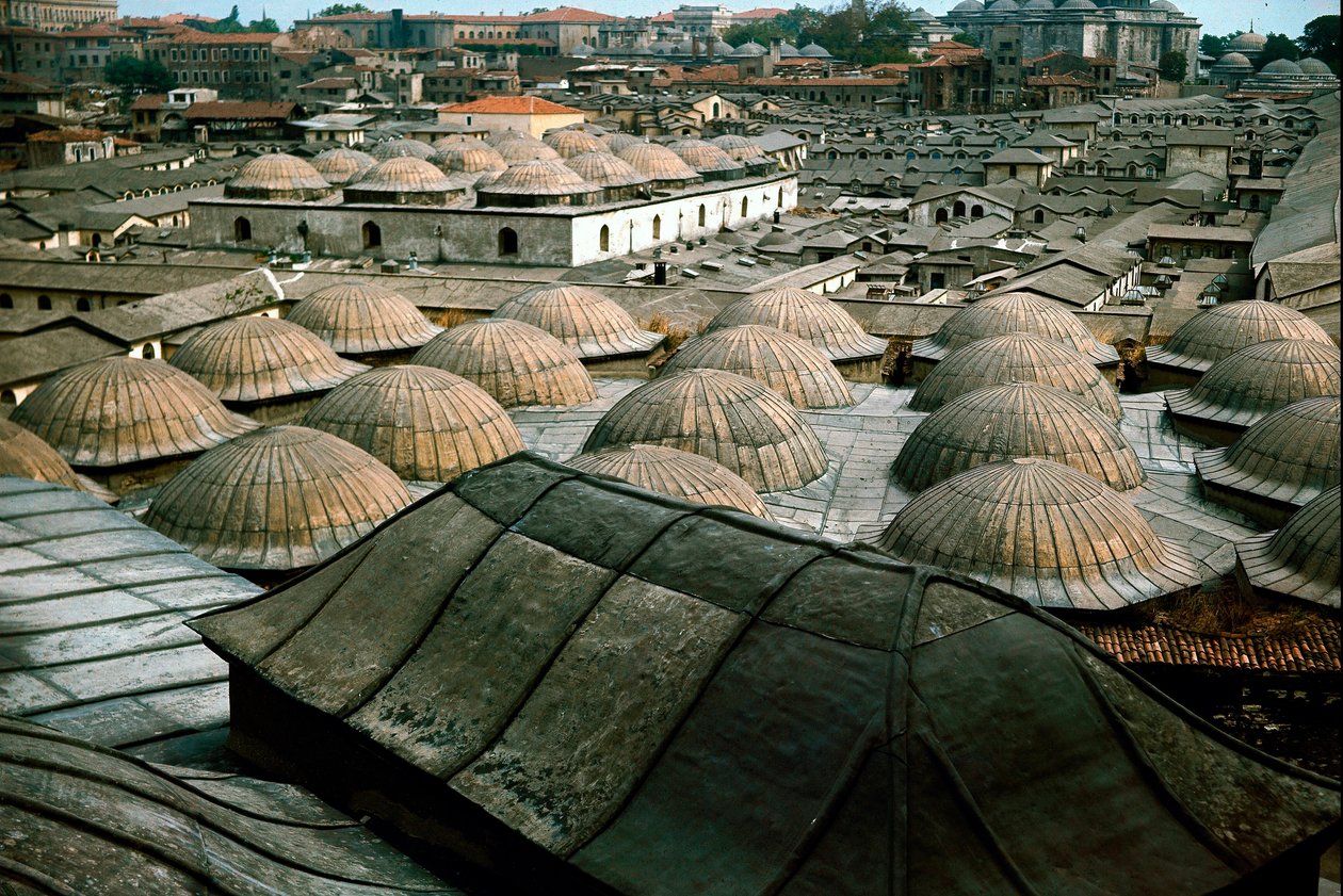 Vista panorâmica de Istambul, com cúpulas do Grande Bazar de School Ottoman