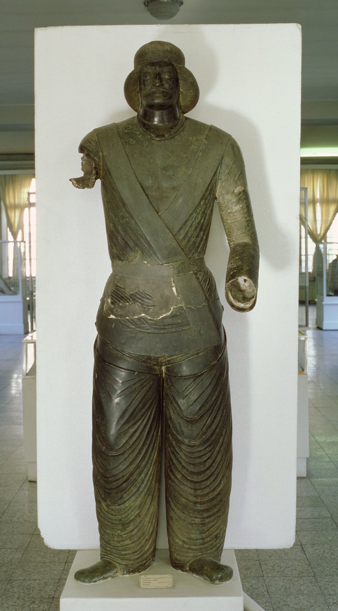 Estátua em tamanho real de um príncipe Parthian, de Sham-Izeh, Malamir, Irão, c.50 BC-AD 150 (bronze fundido) de School Parthian