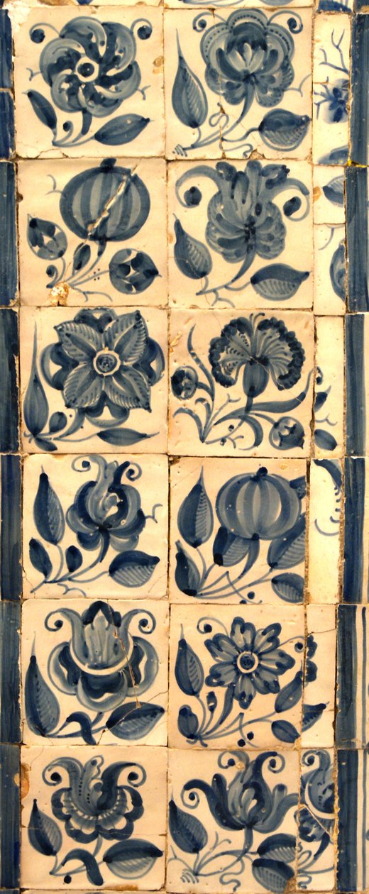Painel representando várias espécies de flores, Tarouca, Portugal (azulejos cerâmicos) de School Portuguese