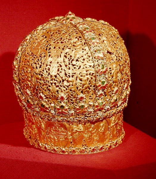 mitra do arcebispo de School Romanian