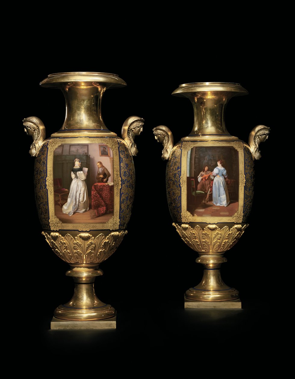 Um par de vasos de duas alças, fábrica de porcelana imperial, São Petersburgo de School Russian