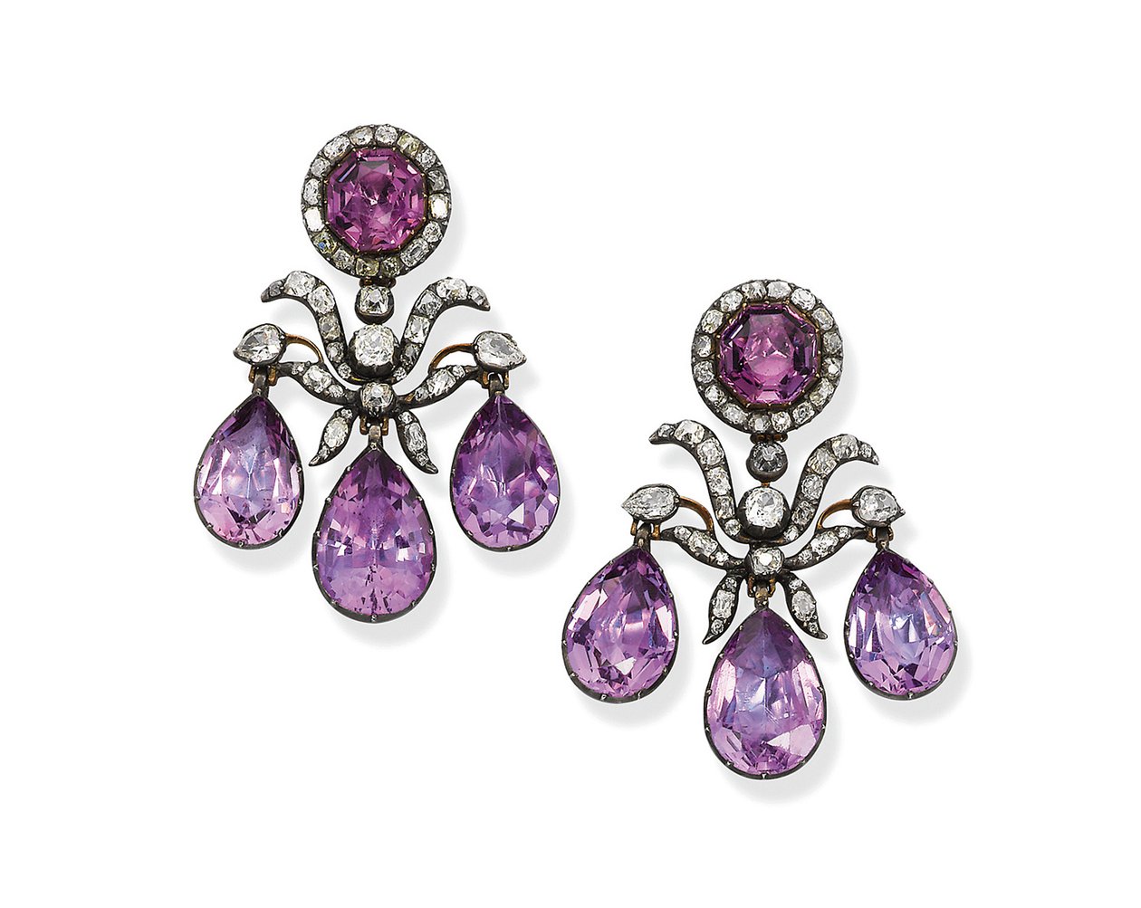 Par histórico de pingentes de orelha, c.1760 (ametista, diamantes, prata e ouro) de School Russian