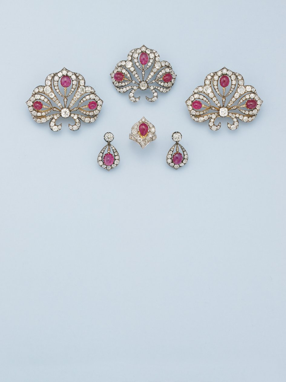 Conjunto importante de joias, c.1850 (rubis, diamantes e ouro) de School Russian