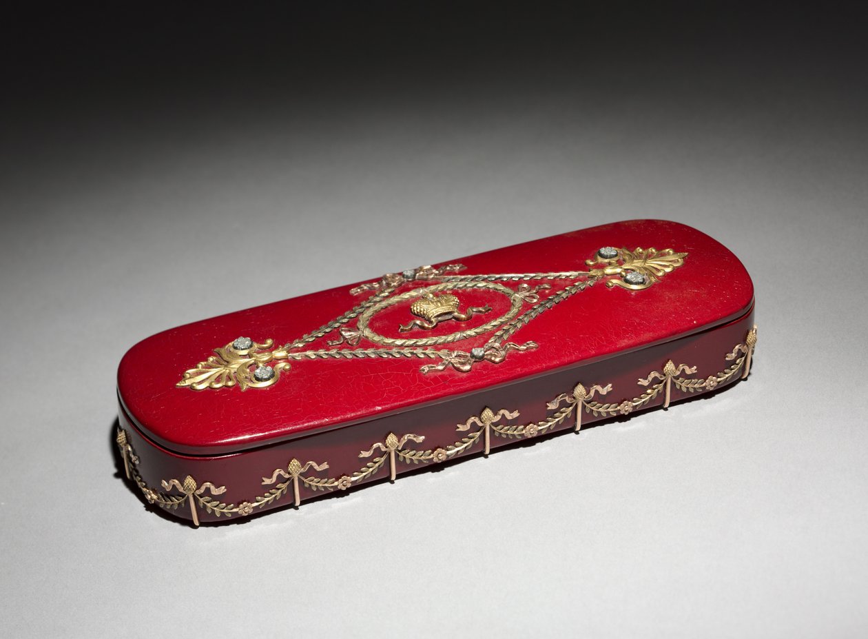 Caixa de laca, empresa de Peter Carl Fabergé (1846-1920), caixa da Fábrica N. Lukutin, c.1890 (laca, papel machê, ouro, diamantes) de School Russian