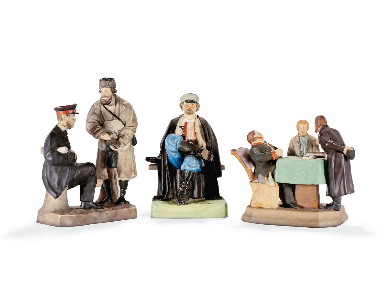 Três grupos de figuras de porcelana da Fábrica de Porcelana Gardner, final do século 19 (porcelana) de School Russian