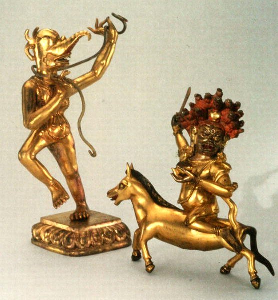 Makaravakitra e Sridevi (bronze dourado) de School Tibetan