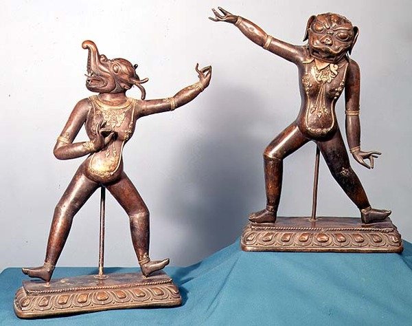Duas figuras de Dakinis (bronze) de School Tibetan