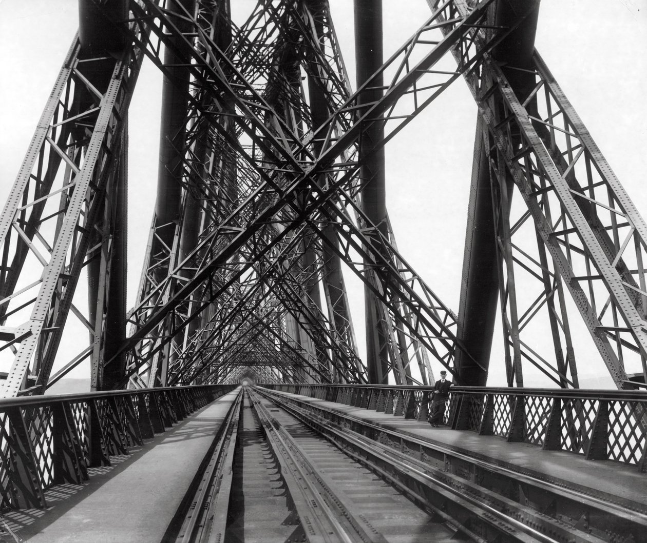 Na Ponte Forth, c.1890 de Scottish Photographer
