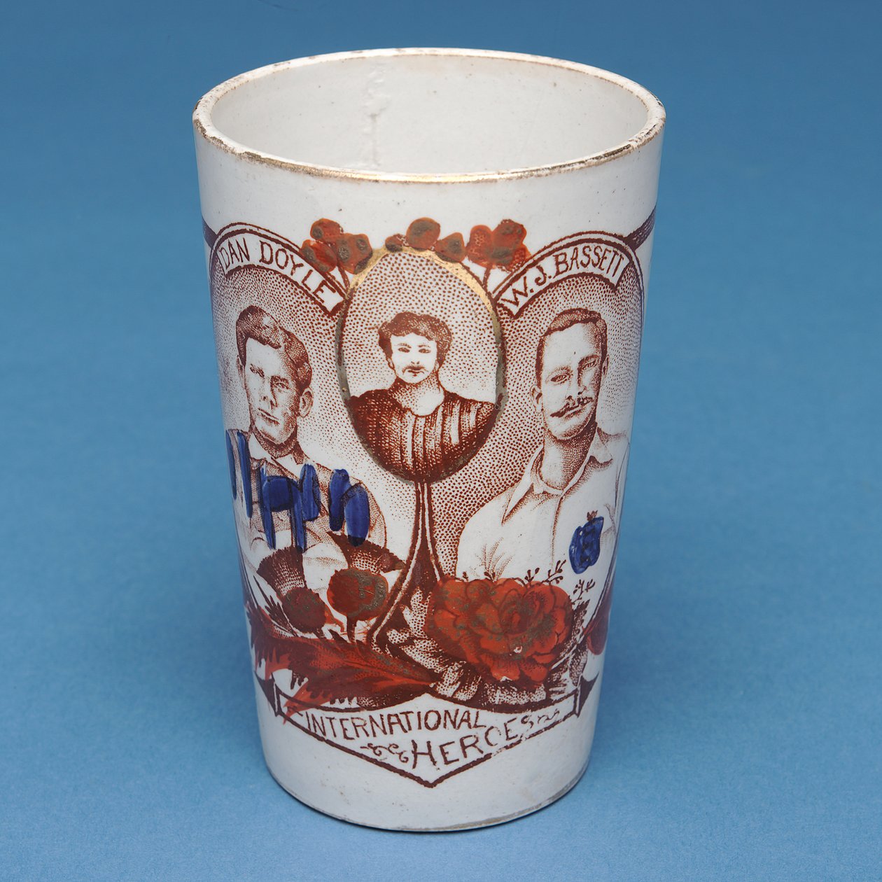 Caneca de lembrança de Inglaterra v. Escócia (cerâmica) de Scottish School