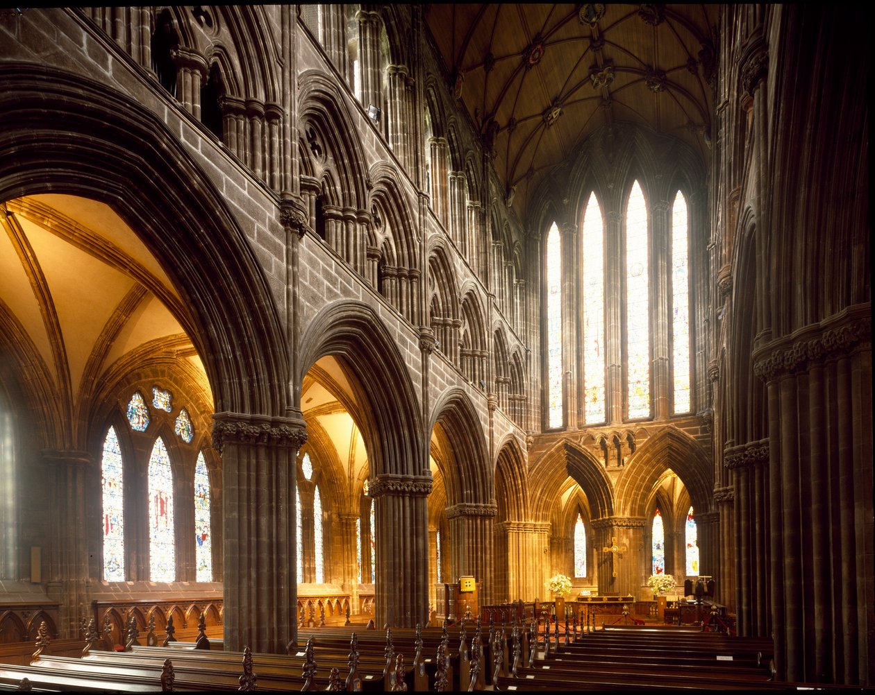 Arte Gótica: vista para o interior da Catedral de Glasgow. Século XII. Escócia de Scottish School