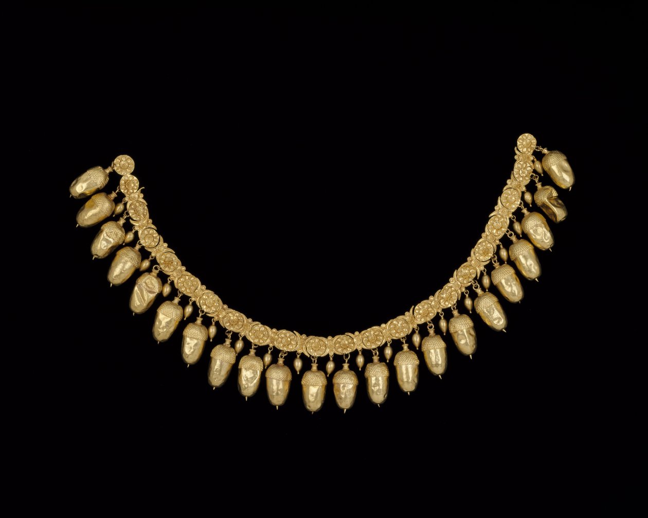 Colar de bolota, da Sepultura IV no Nymphaeum na Criméia, século V aC (ouro) de Scythian