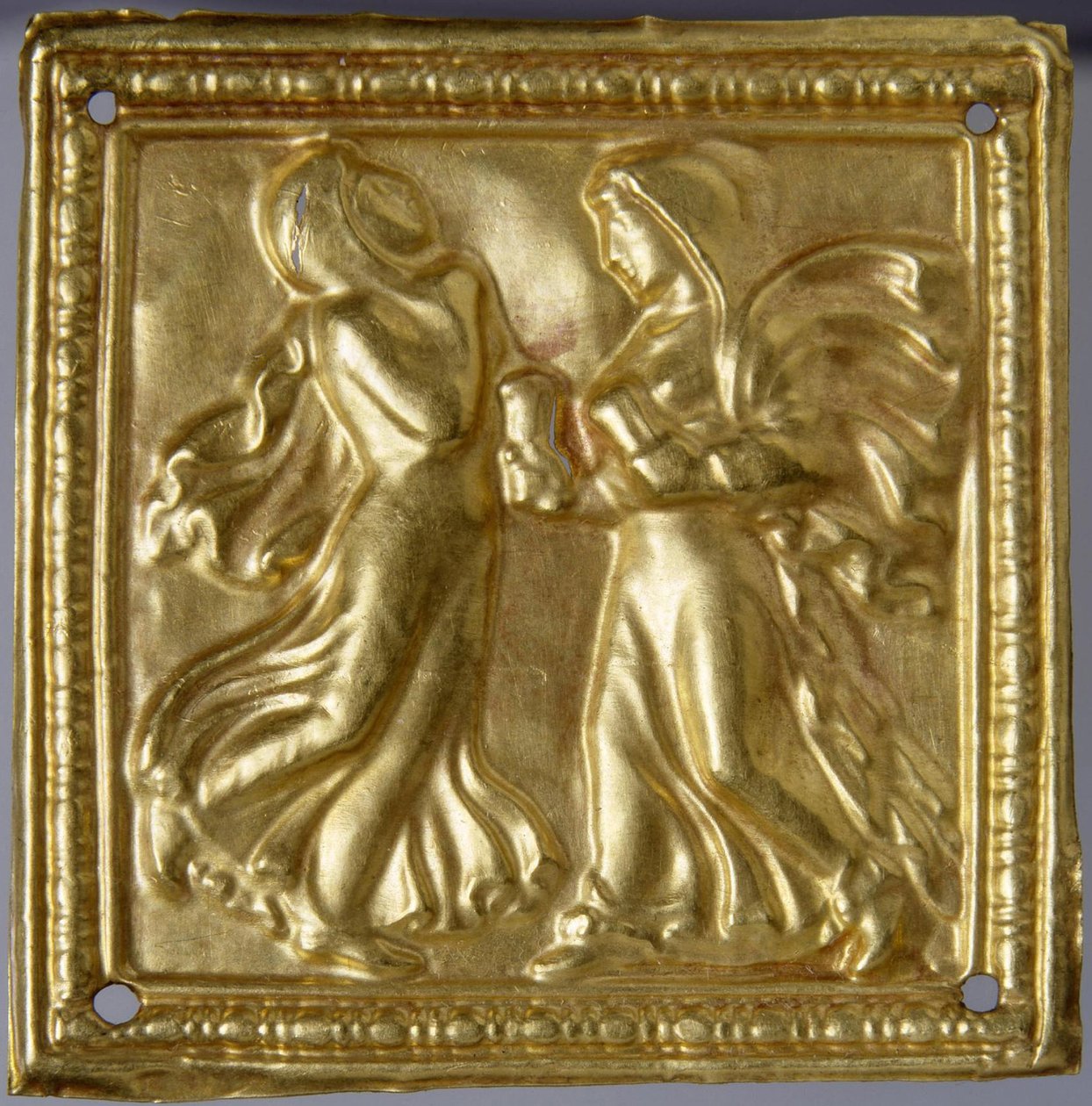 Art des steppes - Scythian Art : Placa quadrada com dançarinos. Ouro, tamanho : H 4,7, século IV a.C., Ermitério do Estado, São Petersburgo. de Scythian