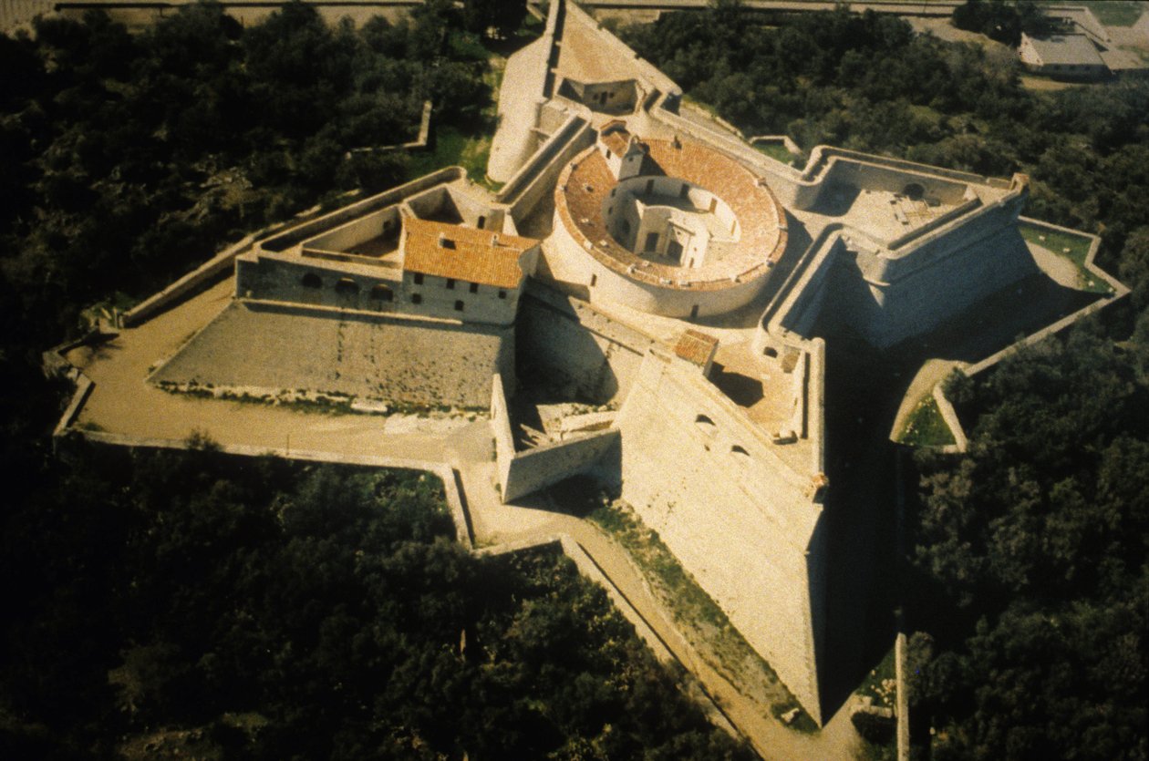 Forte quadrado em Antibes, fortificação de Vauban (século XVII). de Sebastien Le Prestre de Vauban