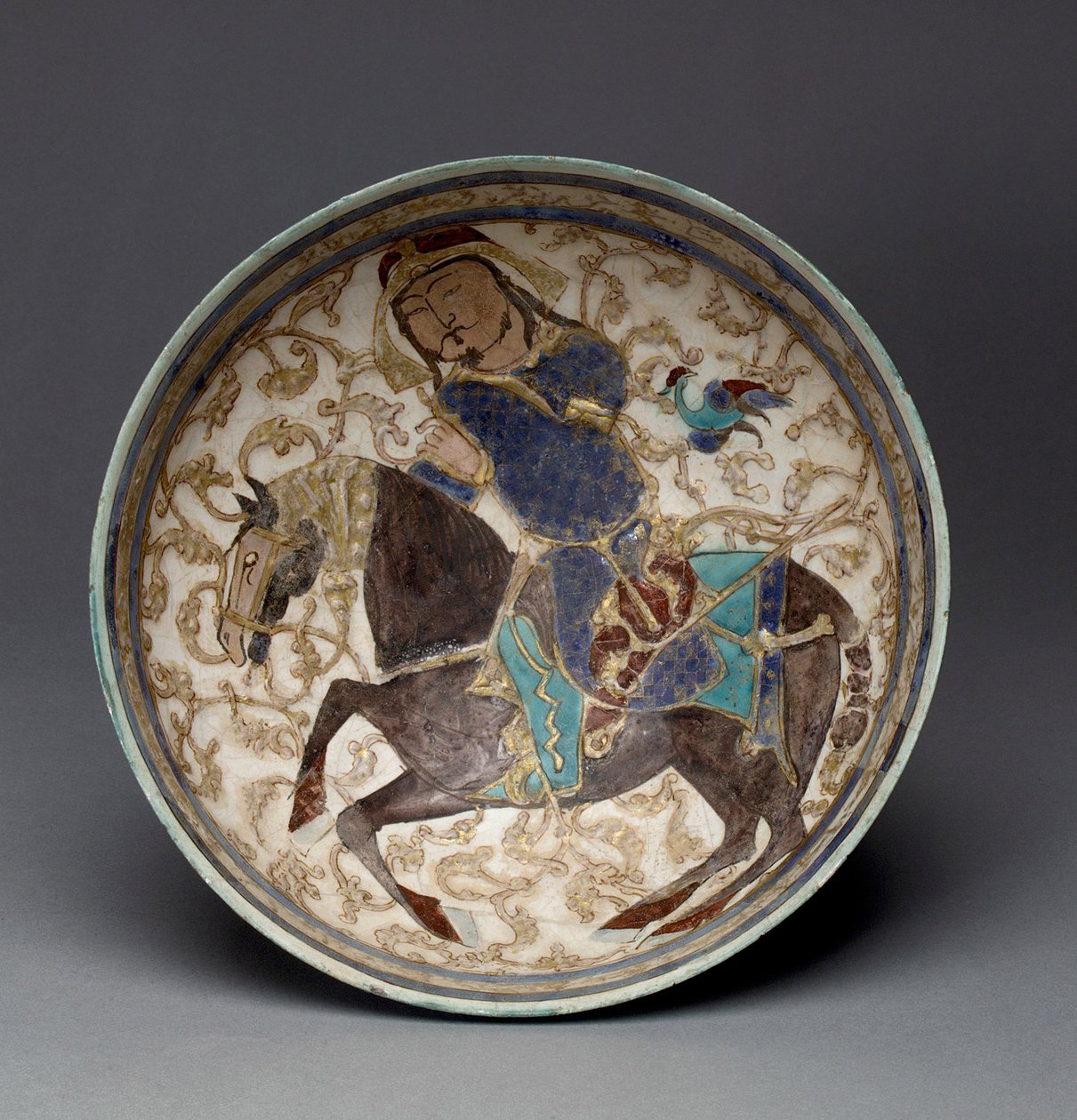 Bacia com o príncipe a cavalo do Irã (stonepaste decorado) de Seljuq Dynasty Seljuq Dynasty