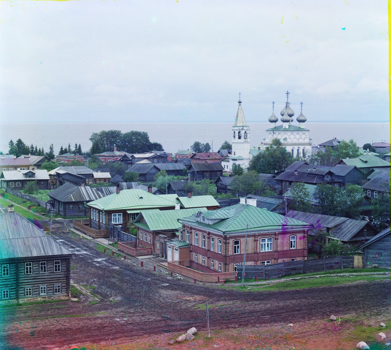 Belozersk e Catedral da Assunção da muralha da fortaleza, 1905-1915 de Sergey Prokudin Gorsky