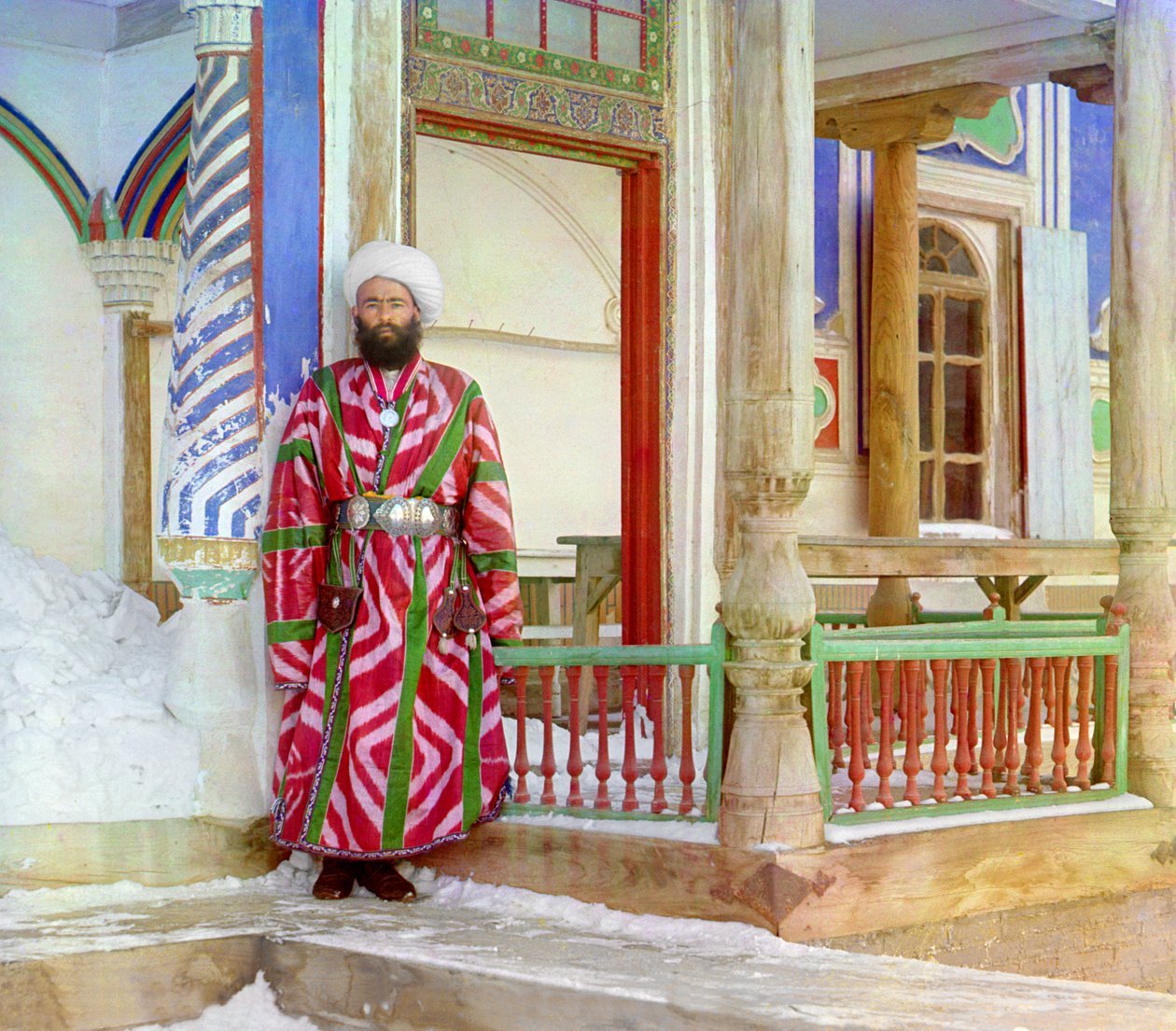 Um ministro do Emirado de Bukhara em vestido formal, c. 1910 (foto) de Sergey Prokudin Gorsky
