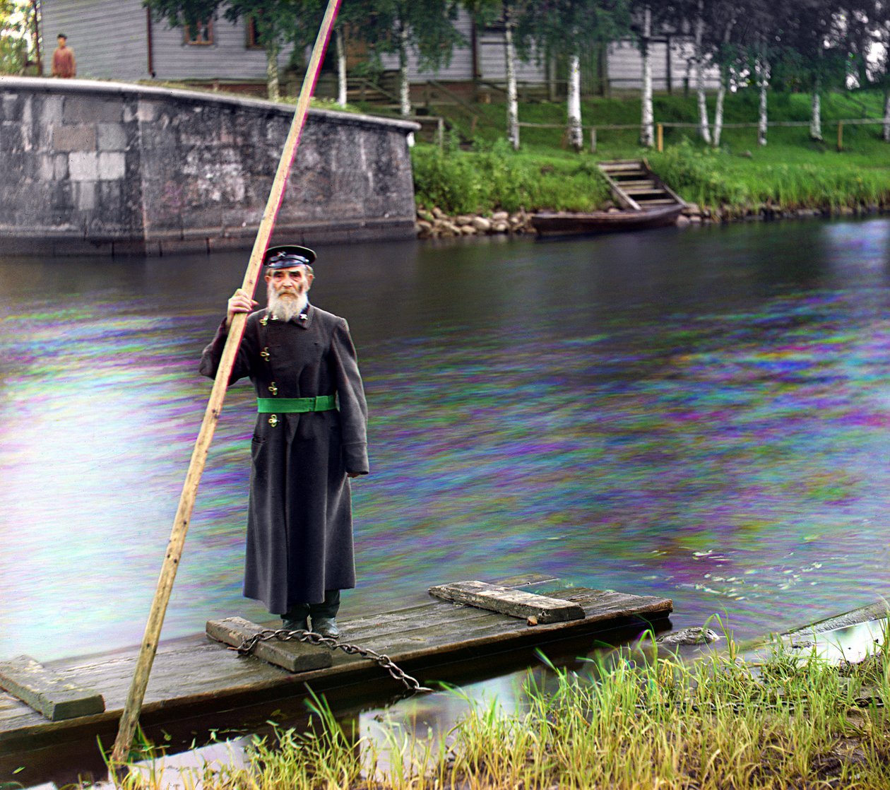 Pinkhus Karlinskii, oitenta e quatro anos: sessenta e seis anos de serviço, supervisor da comporta de Chernigov, canal Mariinskii e sistema fluvial, Império Russo, 1909 de Sergey Prokudin Gorsky