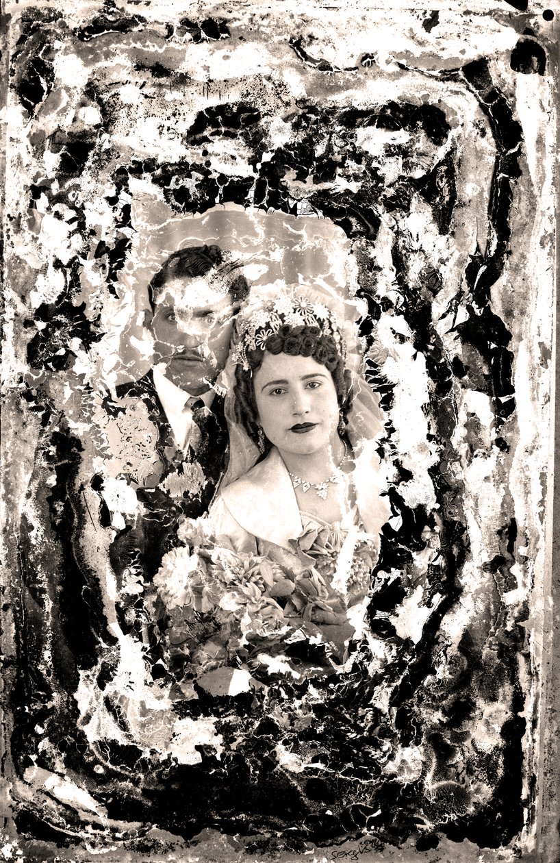 dia do casamento, 2019 (técnica mista) de Sergis Adamos