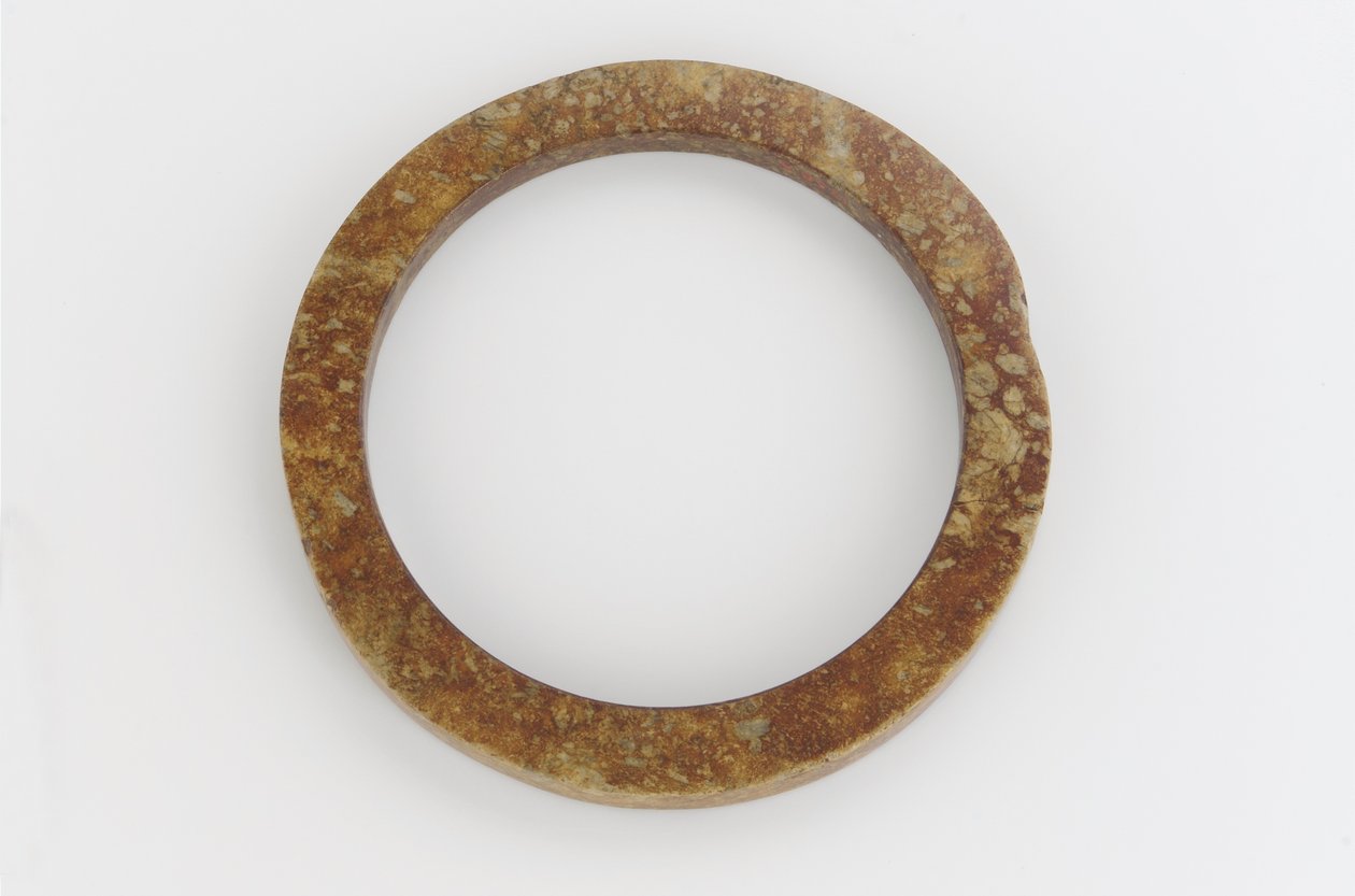 Anel (jade) de Shang Dynasty Chinese School