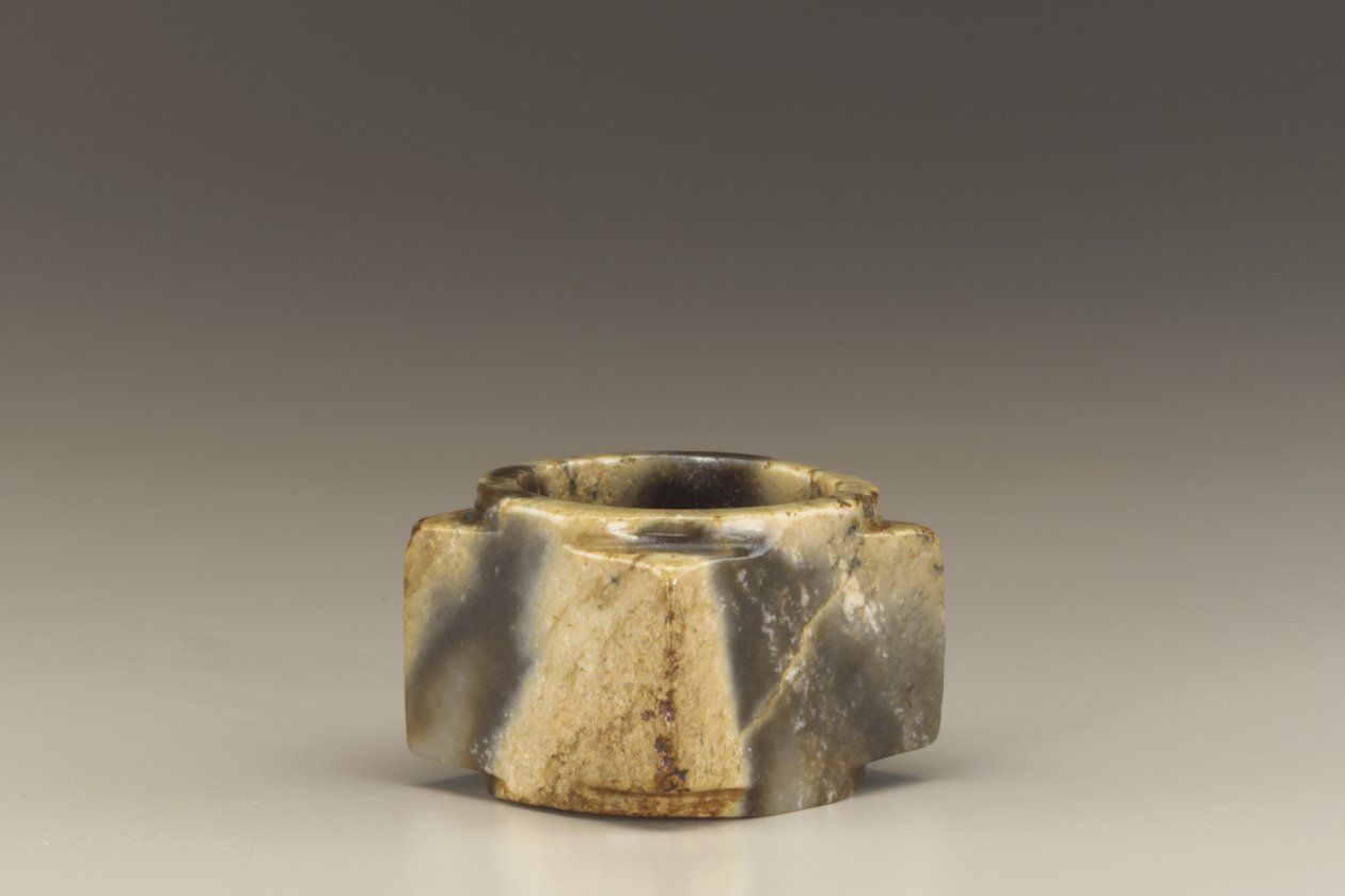 Tubo curto (cong) (jade (nefrite)) de Shang Dynasty Chinese School