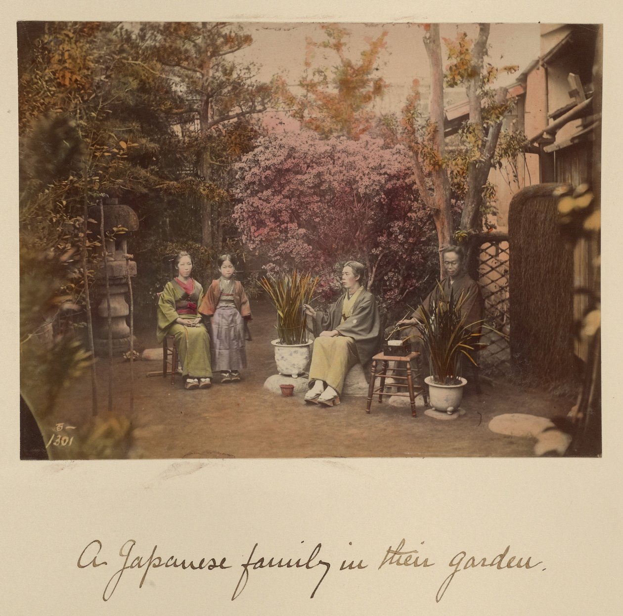 Uma família japonesa no seu jardim de Shinichi Suzuki