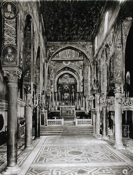 Vista interior da nave (foto a p/b) de Sicilian School