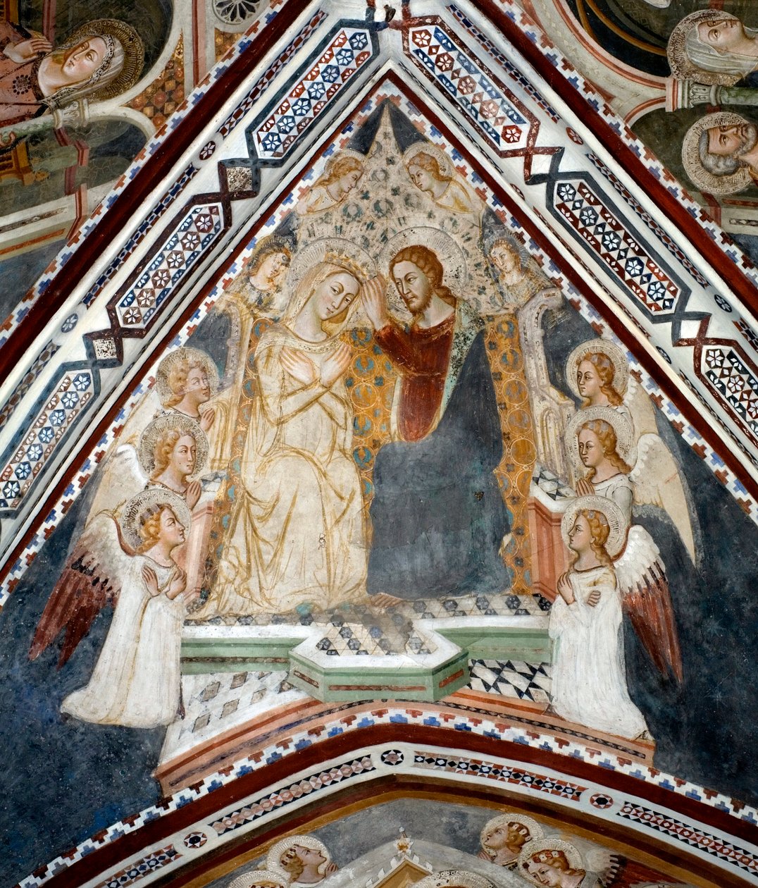 A coroação da Virgem Fresco da Capela da Virgem realizada pela escola de Siena do século XIV - Mosteiro de São Bento (Sacro Speco), Subiaco (Roma), Itália de Sienese School