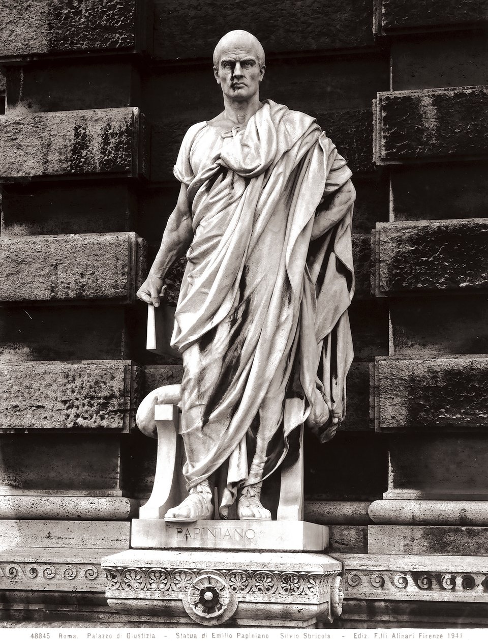 Estátua de Emilio Papiniano (mármore) de Silvio Sbricoli