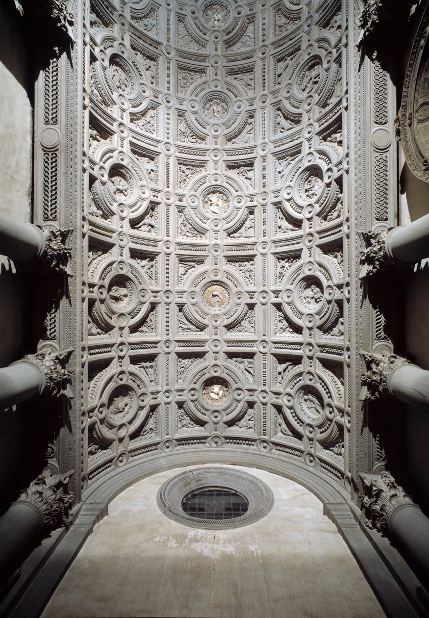 Vista interior do teto abobadado do vestíbulo da igreja realizada por Simone del Pollaiolo dit il Cronaca (1457-1508) (teto abobadado do vestíbulo realizado por Simone del Pollaiolo) de Simone del  Pollailo