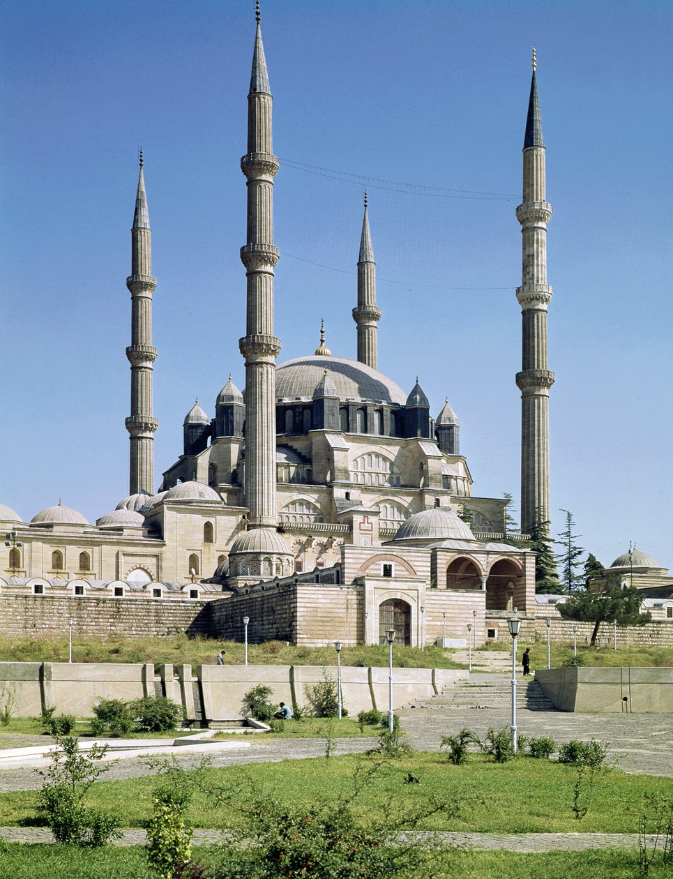 Vista da mesquita, otomana, construída c.1569-75 de Sinan
