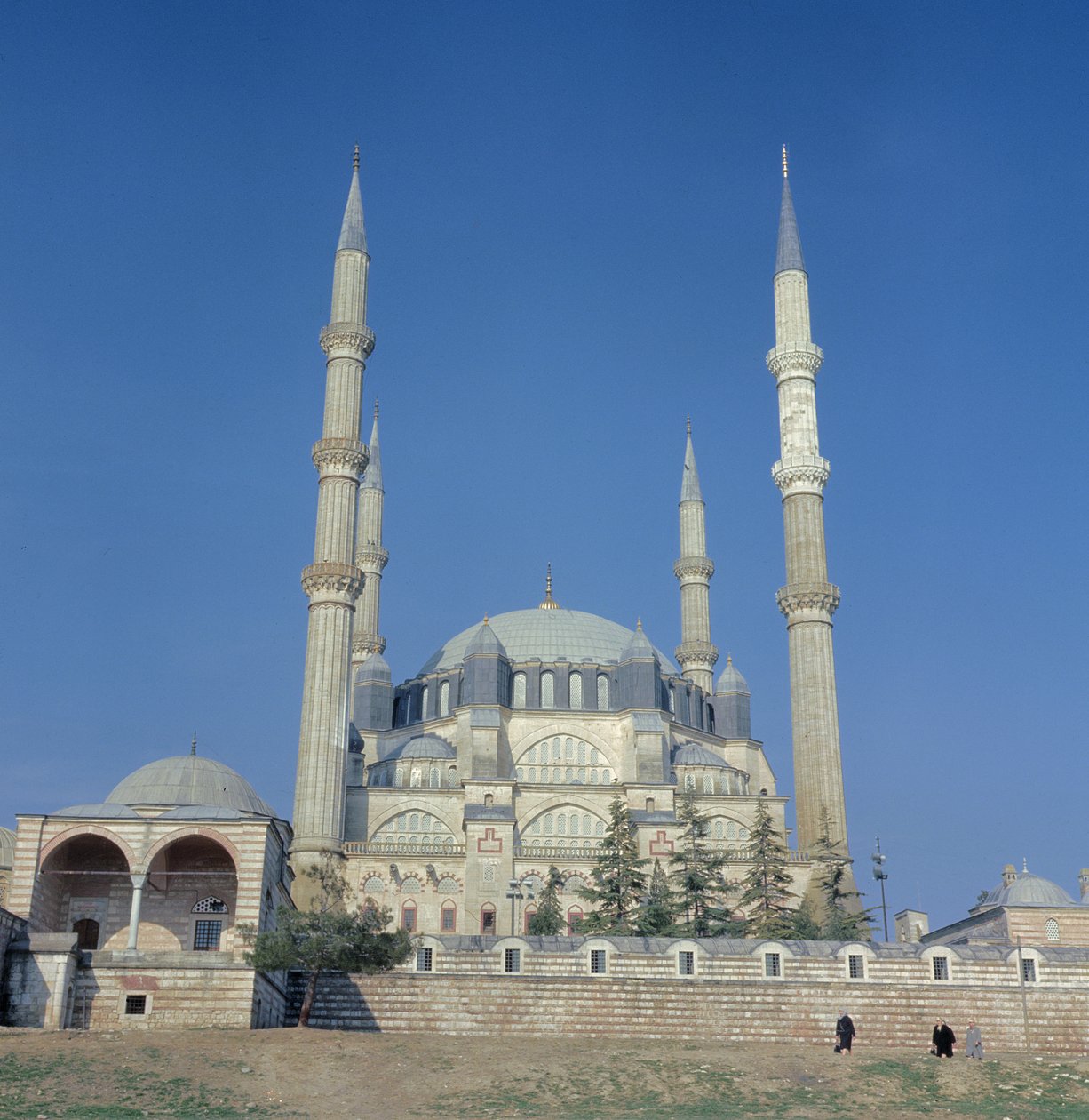 Vista da mesquita, otomana, construída c.1569-75 de Sinan