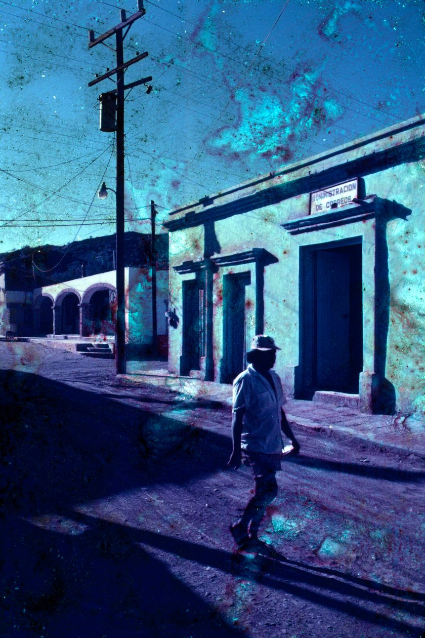 O Espaço entre..., 2022 (foto) de Sisse Brimberg