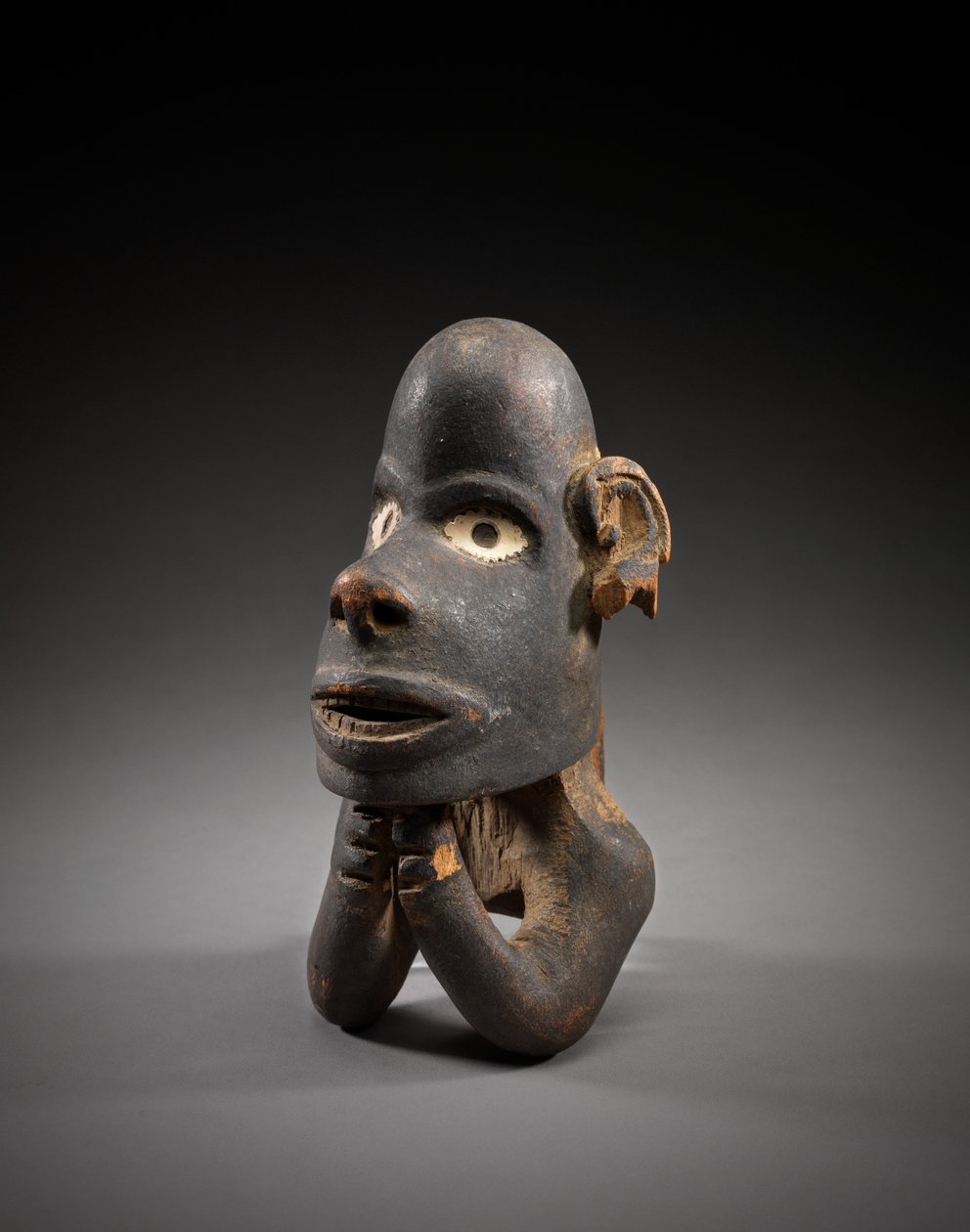 Cabeça de proa de proa de canoa, carro novo, Nova Geórgia, Ilhas Salomão, de início até meados dos anos 1800 (madeira e casca) de Solomon Islander