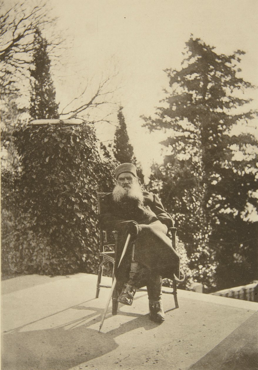 Autor russo Leo Tolstoi, Gaspra, Crimeia, Rússia, 1902. de Sophia Andreevna Tolstaya