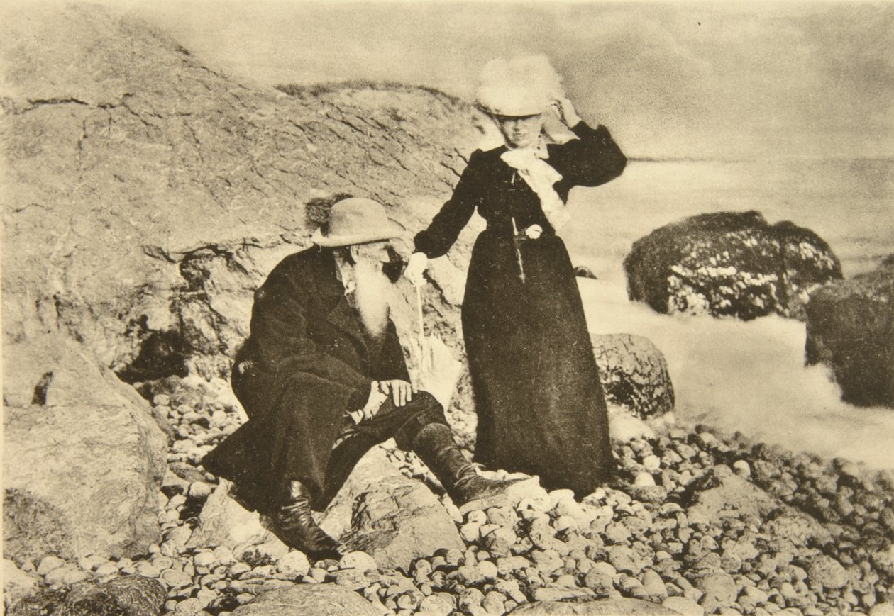 Autor russo Leo Tolstoy e sua esposa Sophia, no Mar Negro, Crimeia, Rússia, 1902 de Sophia Andreevna Tolstaya