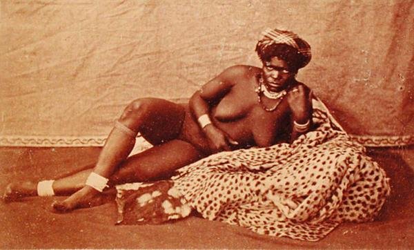 Une Cleopatre Zulu, c.1880 (estampado em albúmen) de South African School