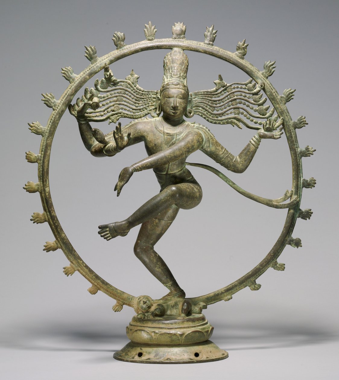 Shiva como Senhor da Dança (Nataraja), período Chola, século 10 a 11 (bronze) de South Indian School