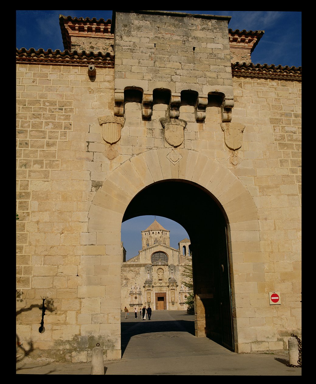 Entrada para o mosteiro, fundado em 1151 de Spanish School