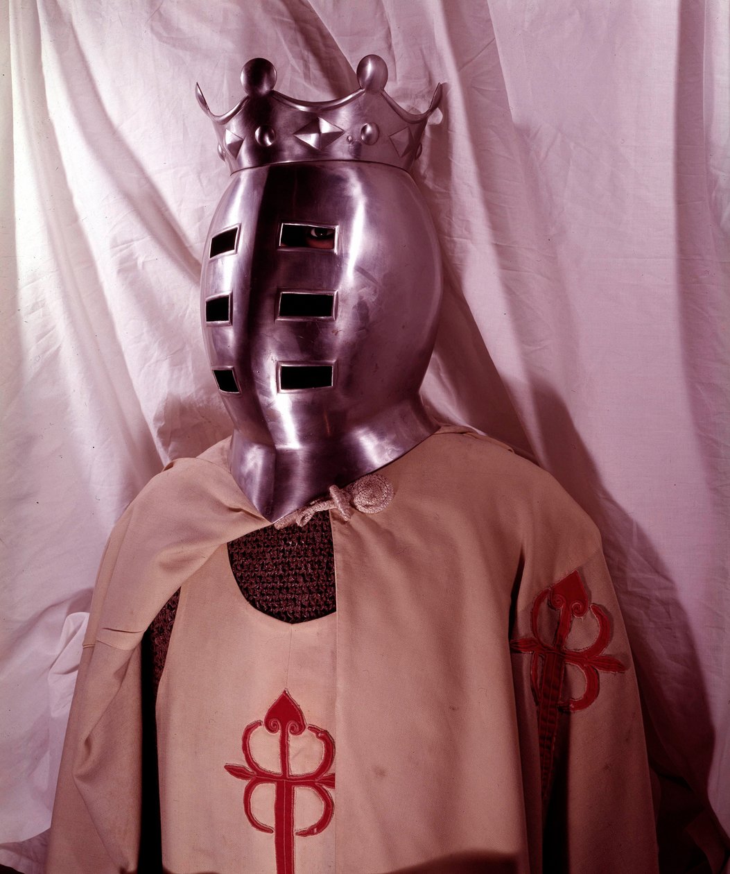 Fato militar: armadura de um cavaleiro da ordem militar de Santiago (San Jaime de la Espada ou Santiago de l