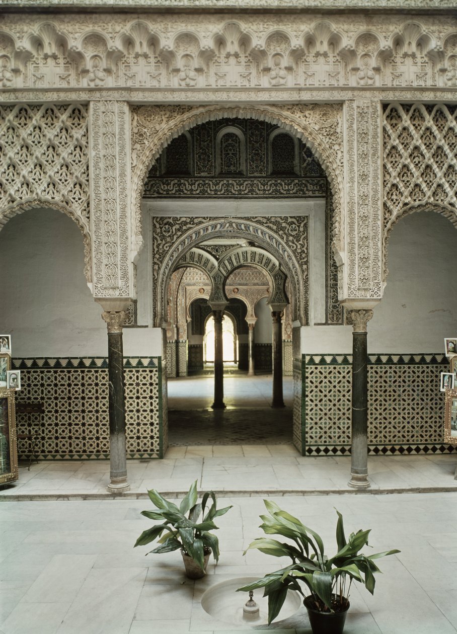 Pátio das Munecas, século XII a XIV de Spanish School