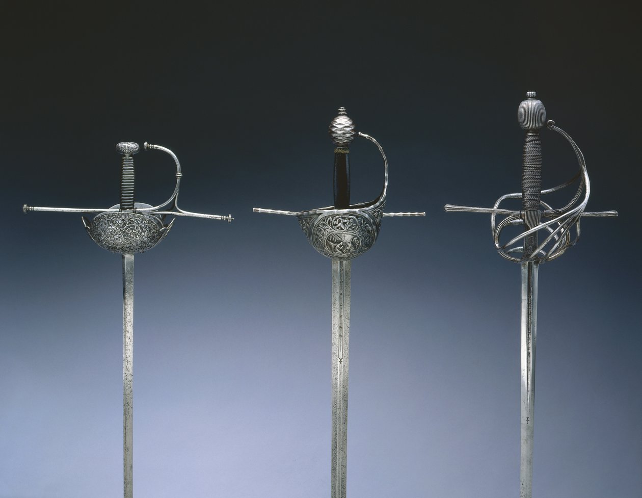 Rapiers, c.1650 (aço, couro e madeira) de Spanish School