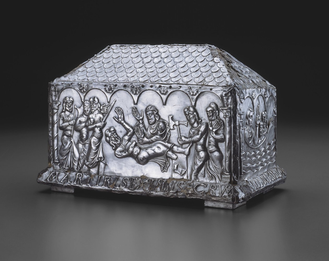 Caixão Relicário dos Santos Adriano e Natália, c.1150 (núcleo de prata e carvalho) de Spanish School