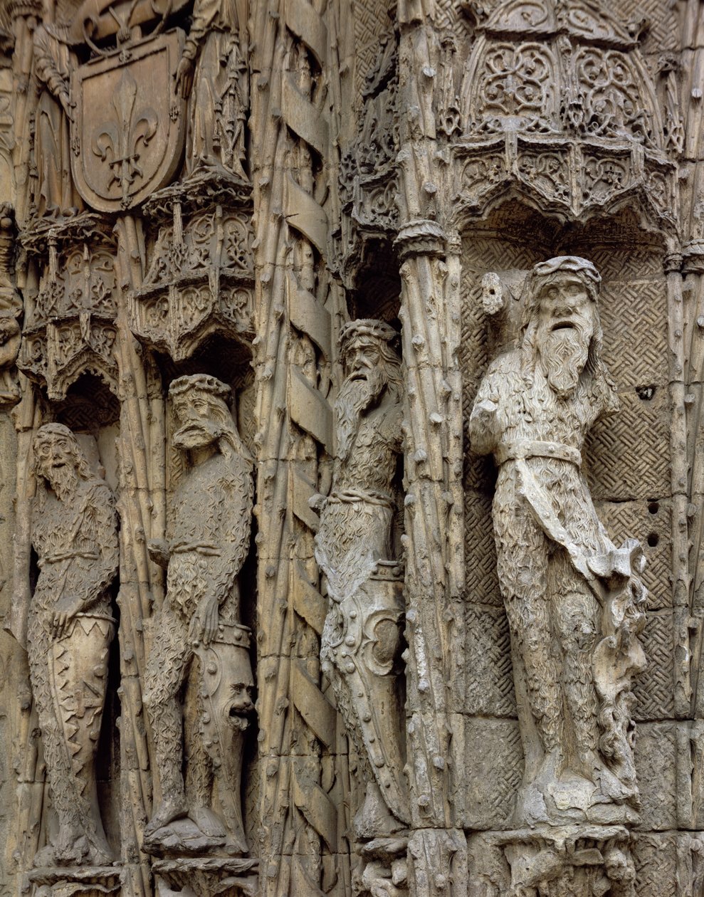Detalhe escultórico da moldura esquerda da fachada de entrada, construída em 1488-96 (pedra) de Spanish School
