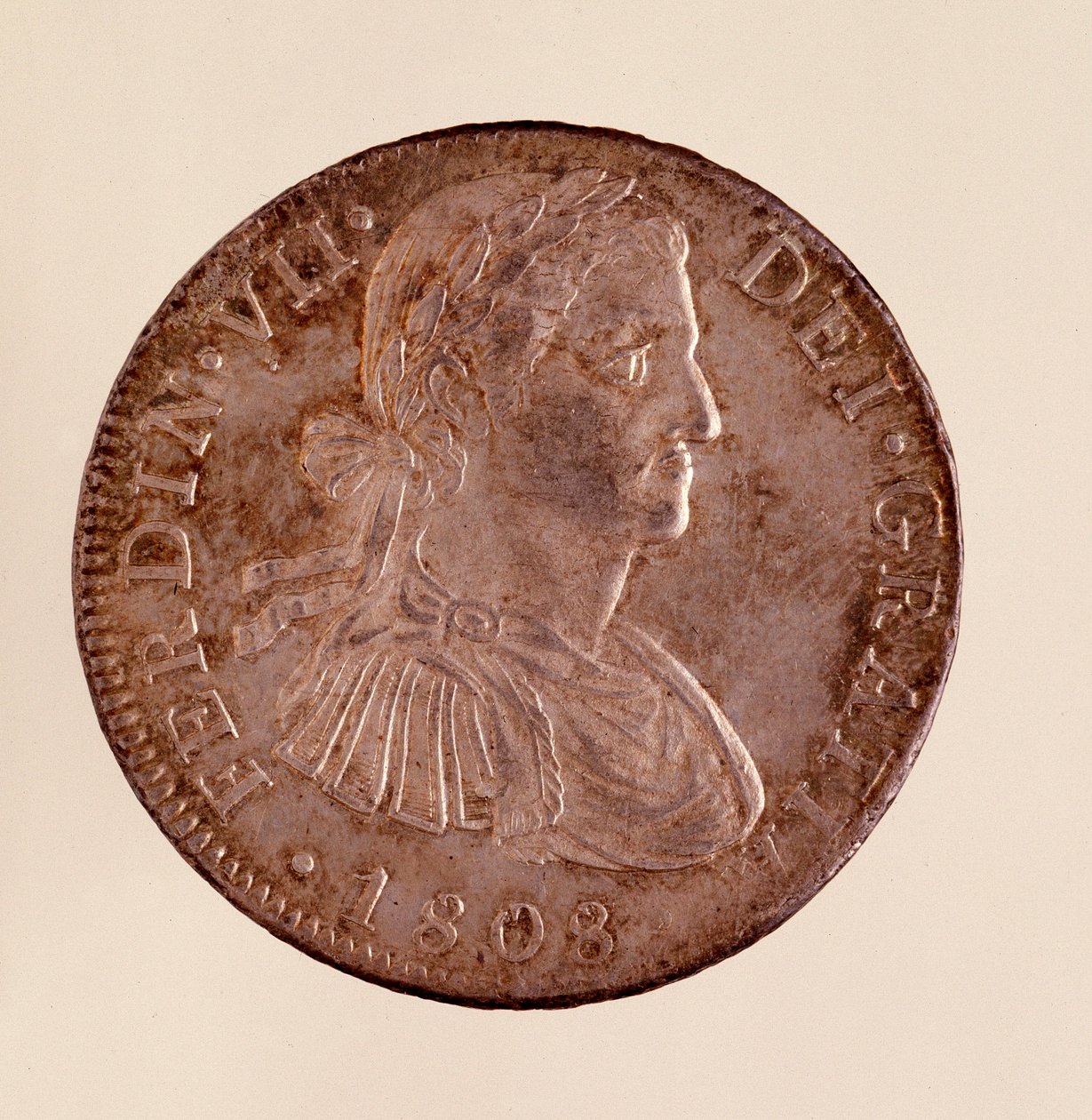 Moeda de prata (8 reais) de Espanha: reinado de Fernando VII (Ferdinando) (1808-1833). 1808 Diam. 3,9 cm Nápoles, museo archeologico de Spanish School