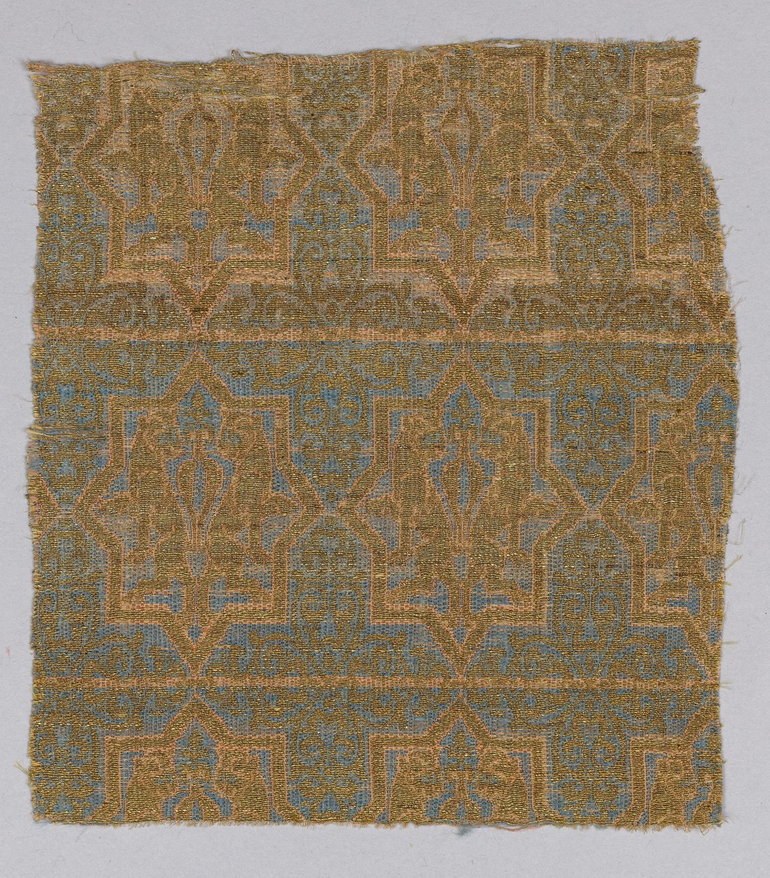 Fragmento de tecido do Chasuble de San Valerius (seda, substrato animal dourado ao redor de um núcleo de seda) de Spanish School