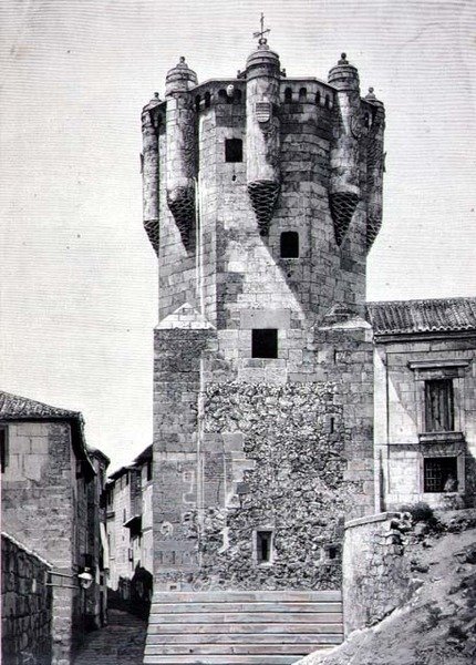 A Torre do Porta-Chaves, construída c.1480 em Plazuela de Menores, Salamanca de Spanish School