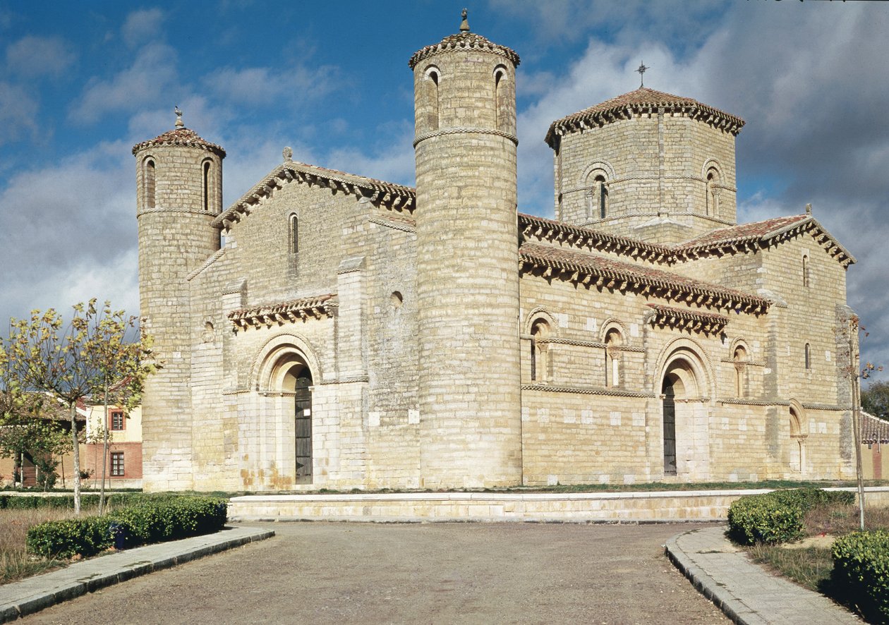 Vista da Igreja de San Martin, construída entre 1035 e 966 de Spanish School